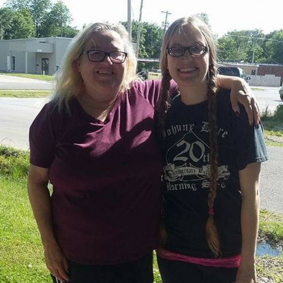 Meet your Posher, Melissa Scanlon! - Picture 3 of 5